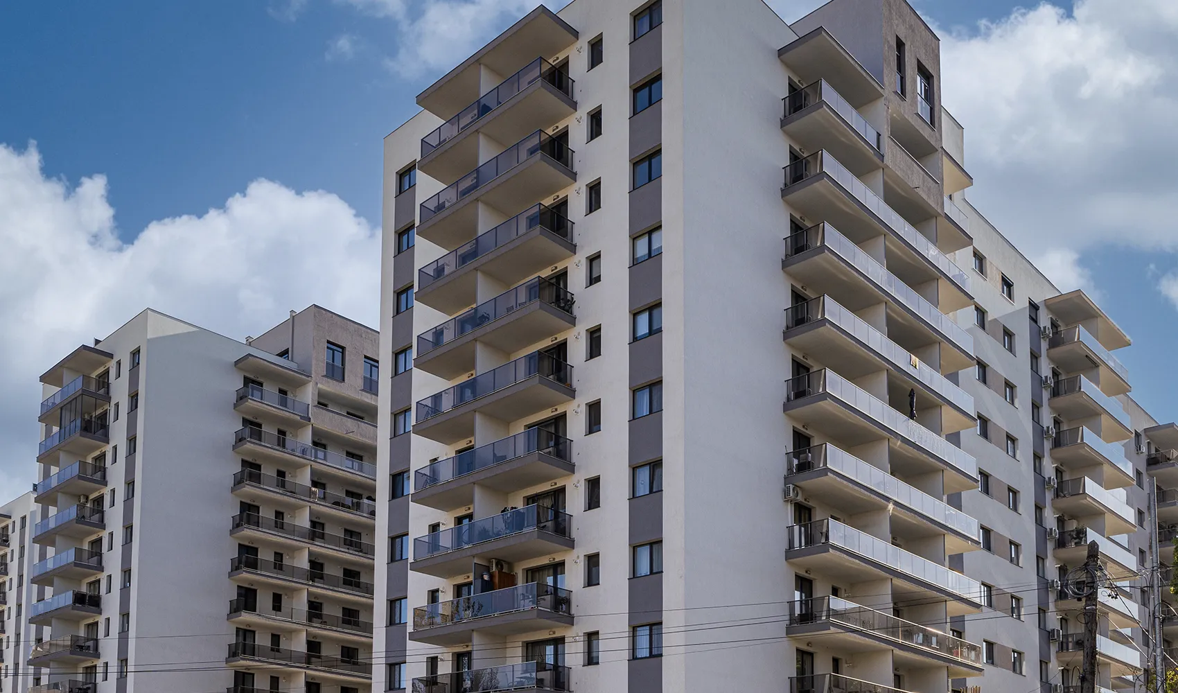 fatada-tencuita-hils-brauner