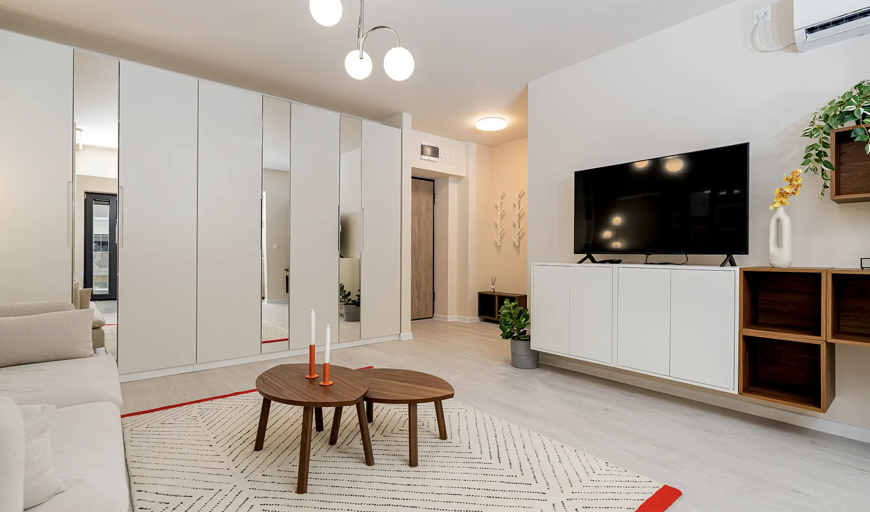 apartamente de vanzare interior hils republica 